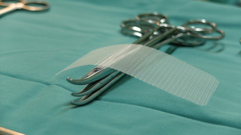 Scissors in Surgical Mesh