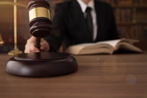 judge in a car accident court case